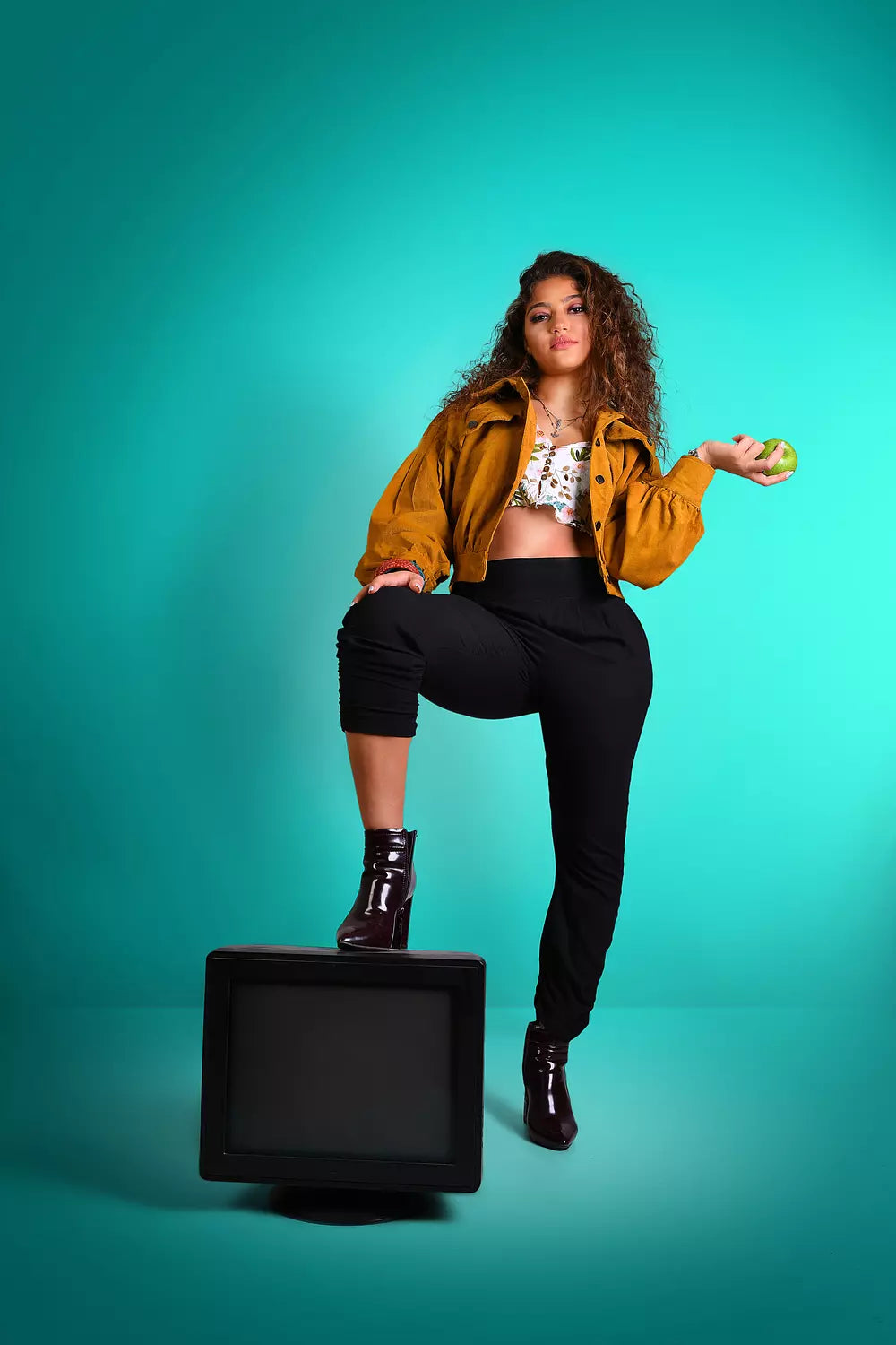 Cropped velvet jacket