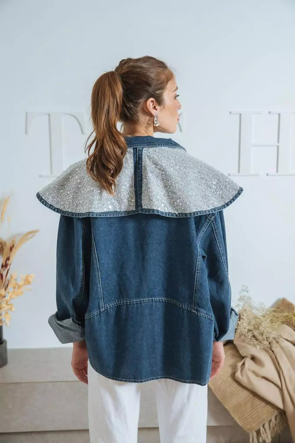 Embroidered fan jacket